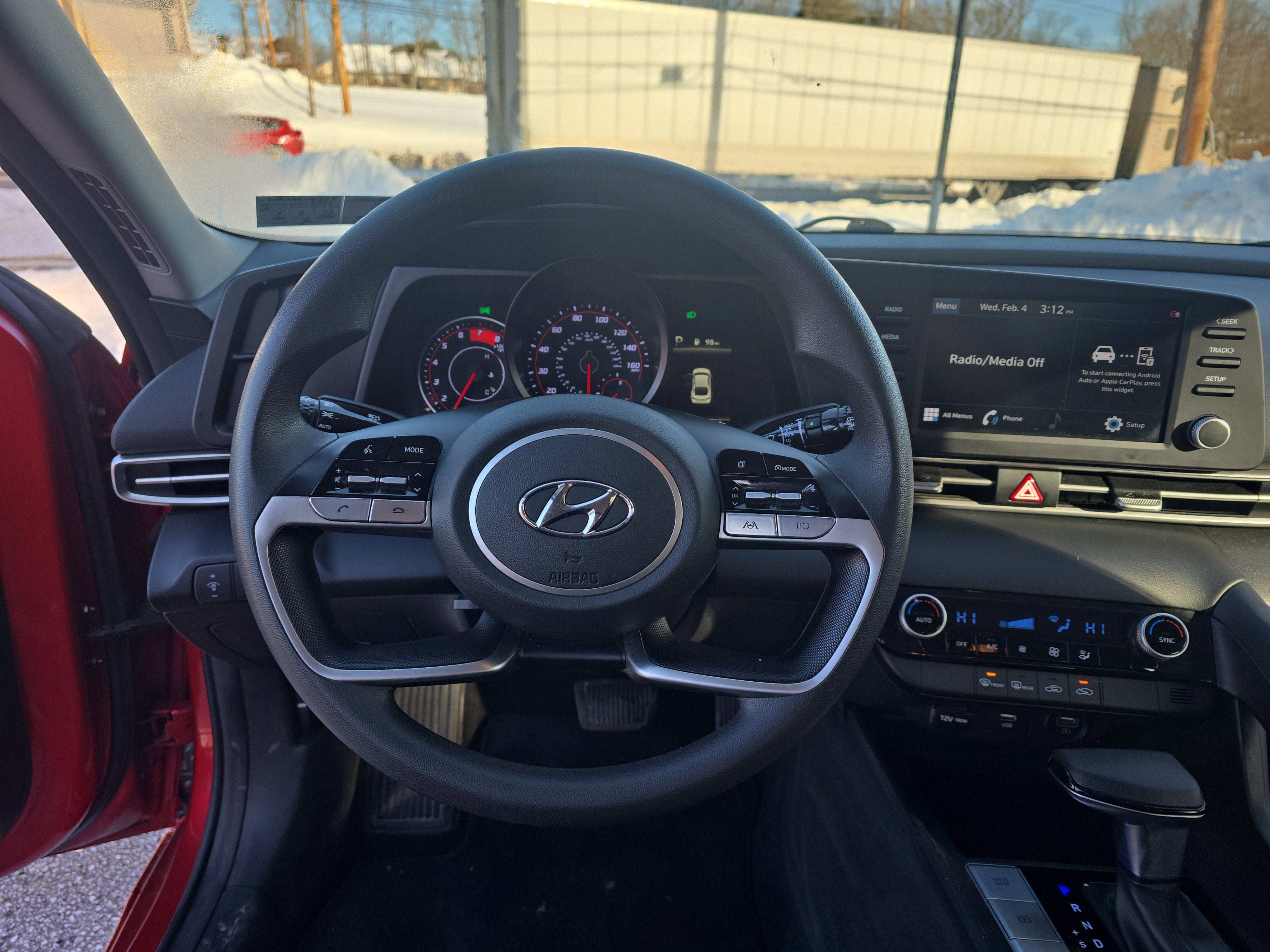 2023 Hyundai ELANTRA SEL