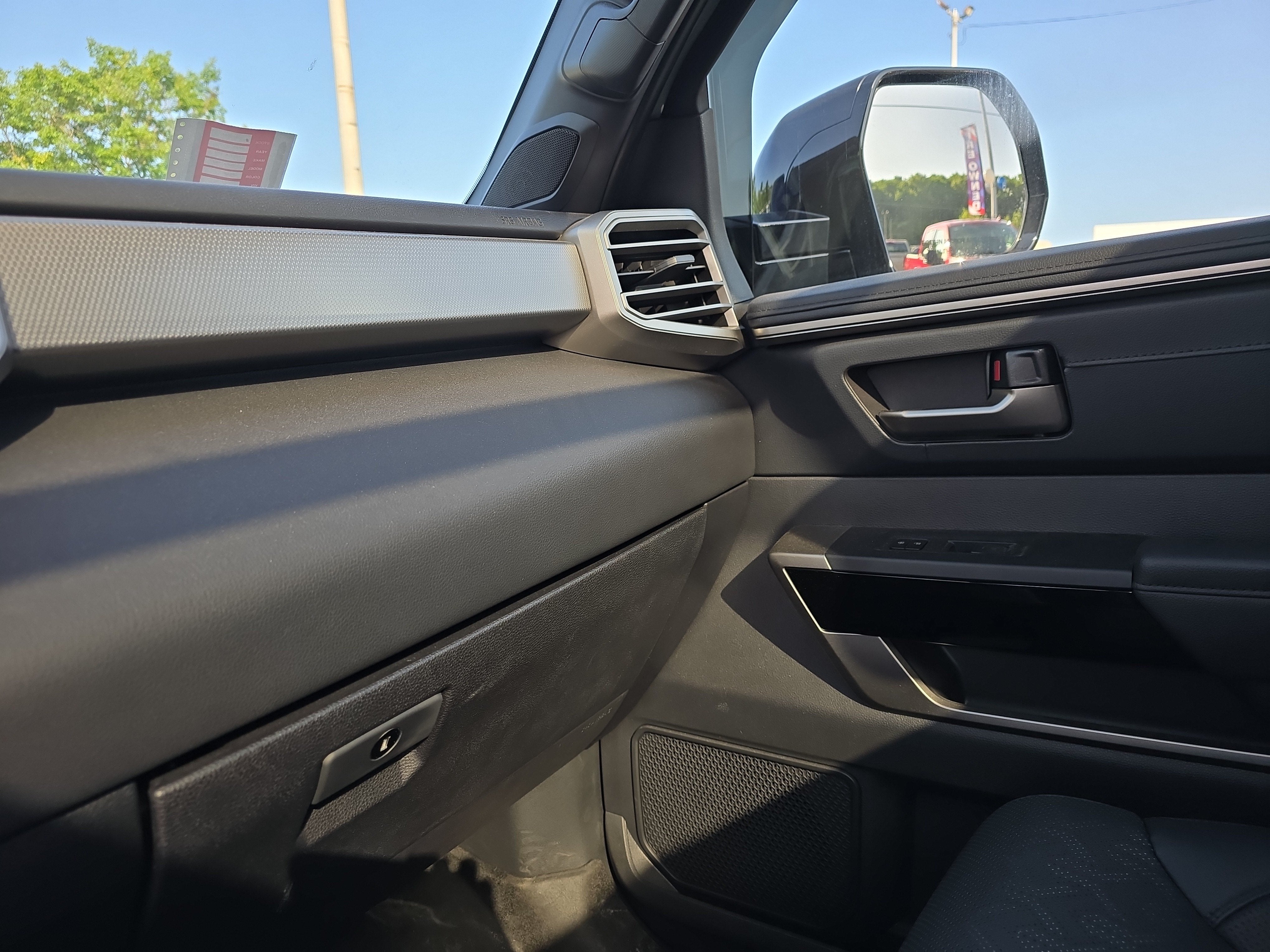 2025 Toyota Tundra 4WD SR5