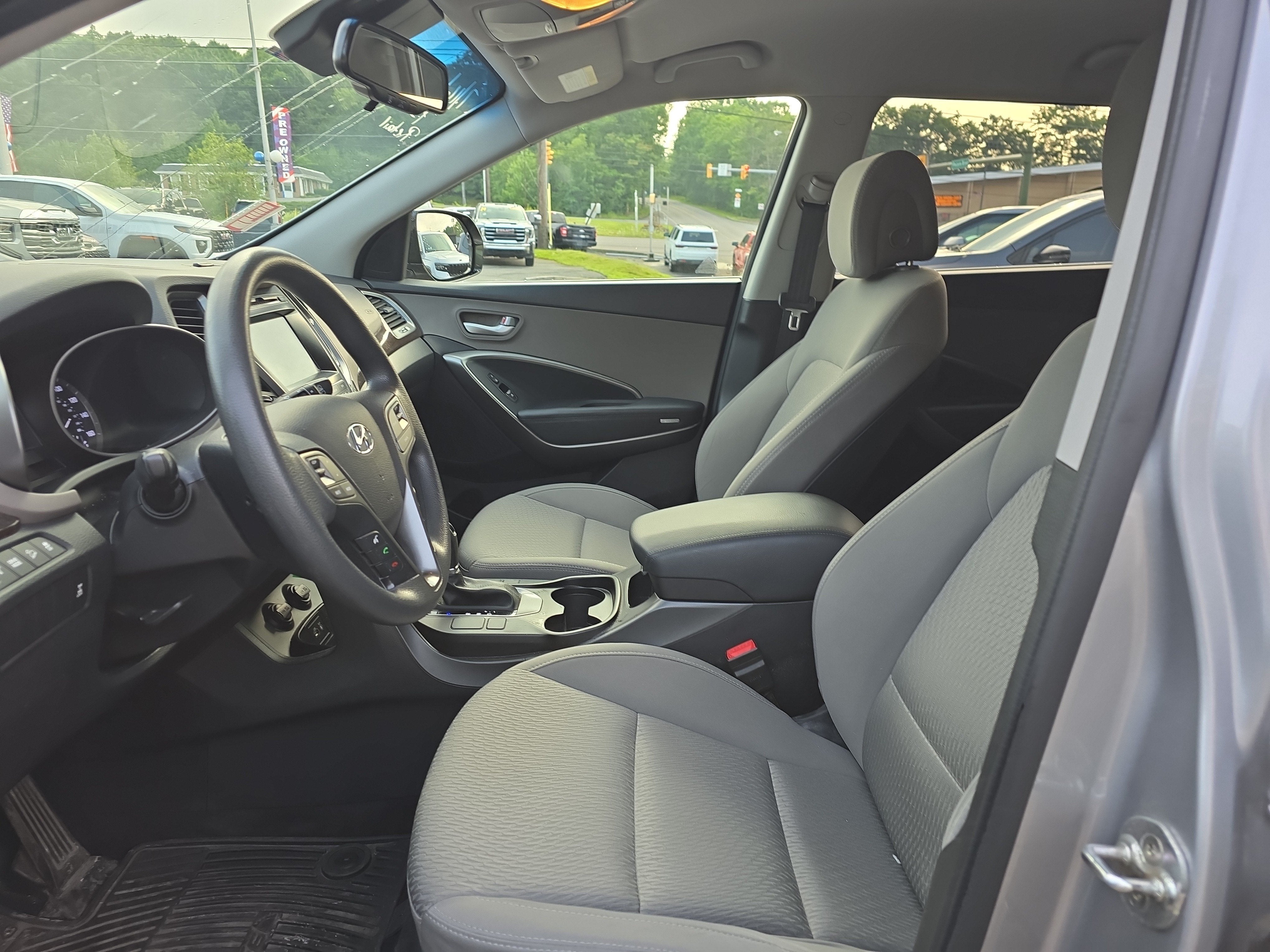 2018 Hyundai SANTA FE SE