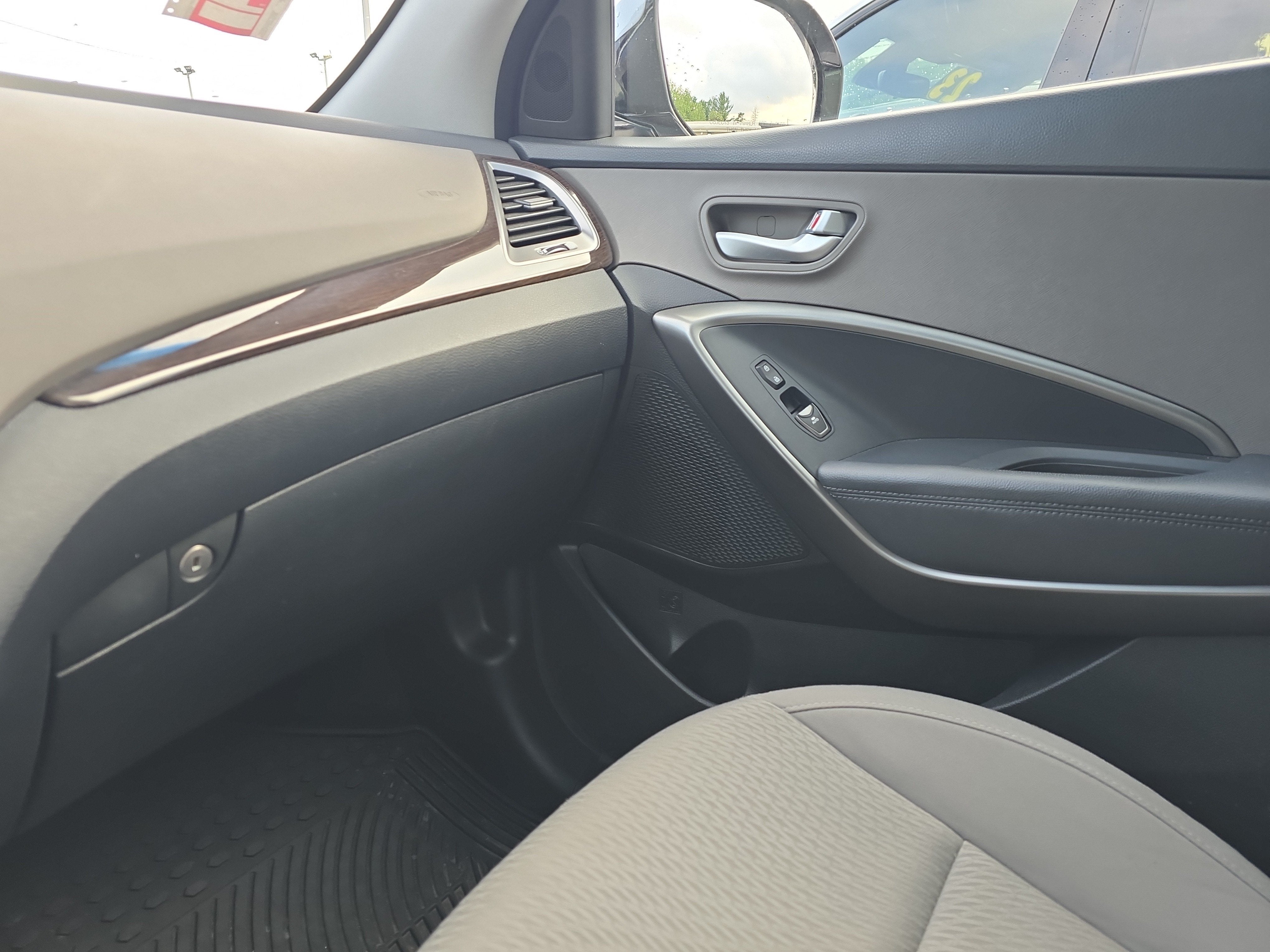 2018 Hyundai SANTA FE SE