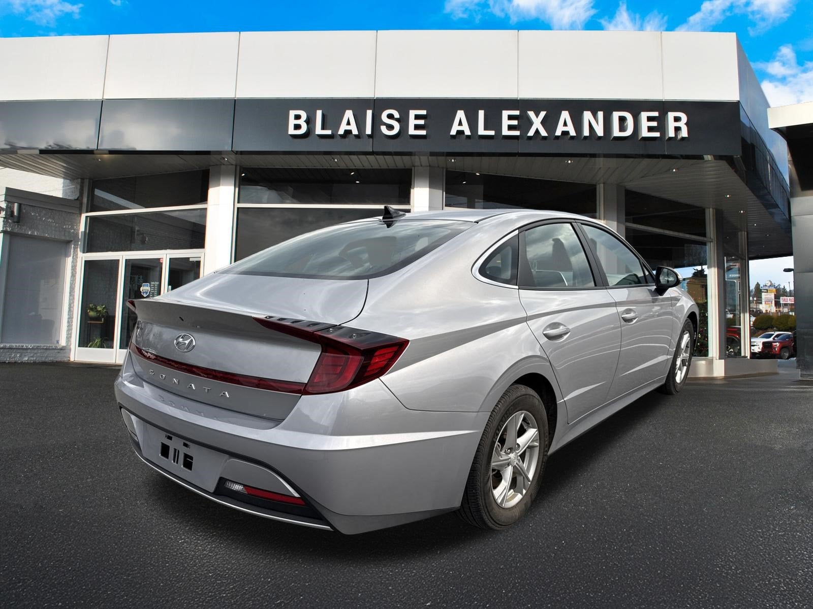 2023 Hyundai SONATA SE