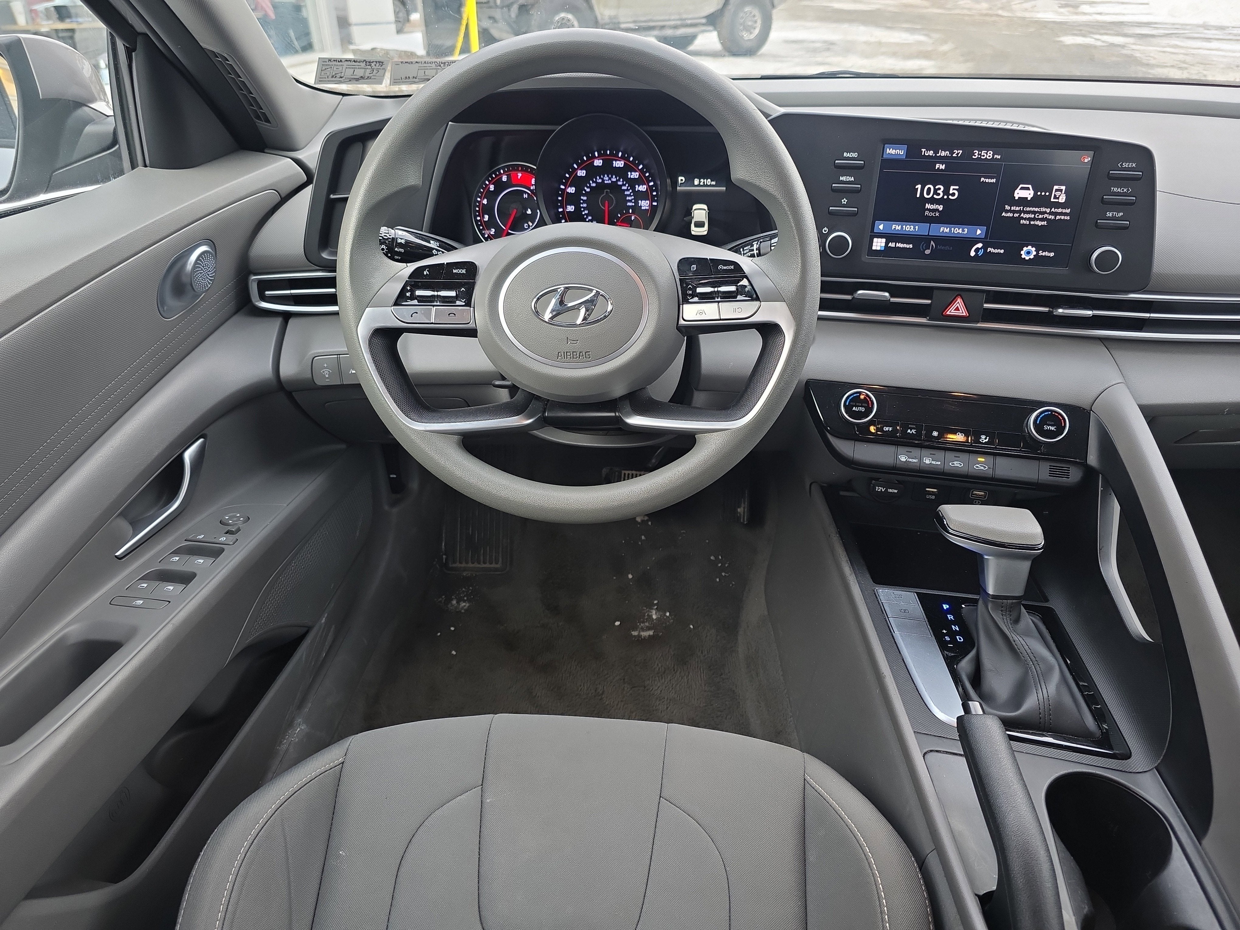 2023 Hyundai ELANTRA SEL