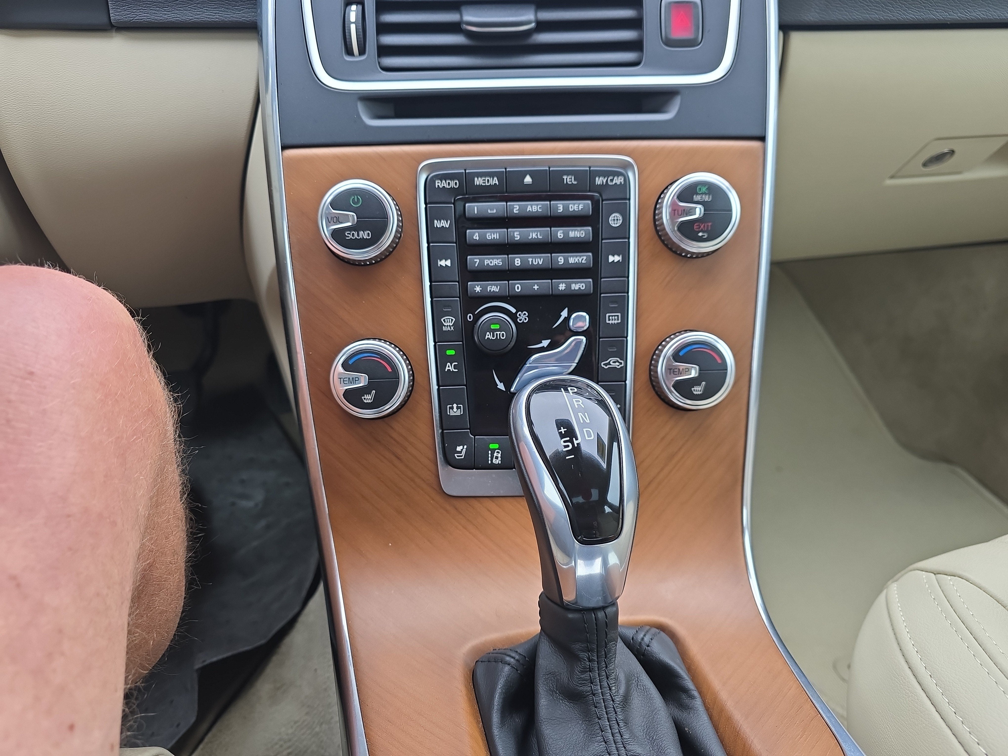 2016 Volvo S60 Inscription T5 Drive-E Platinum
