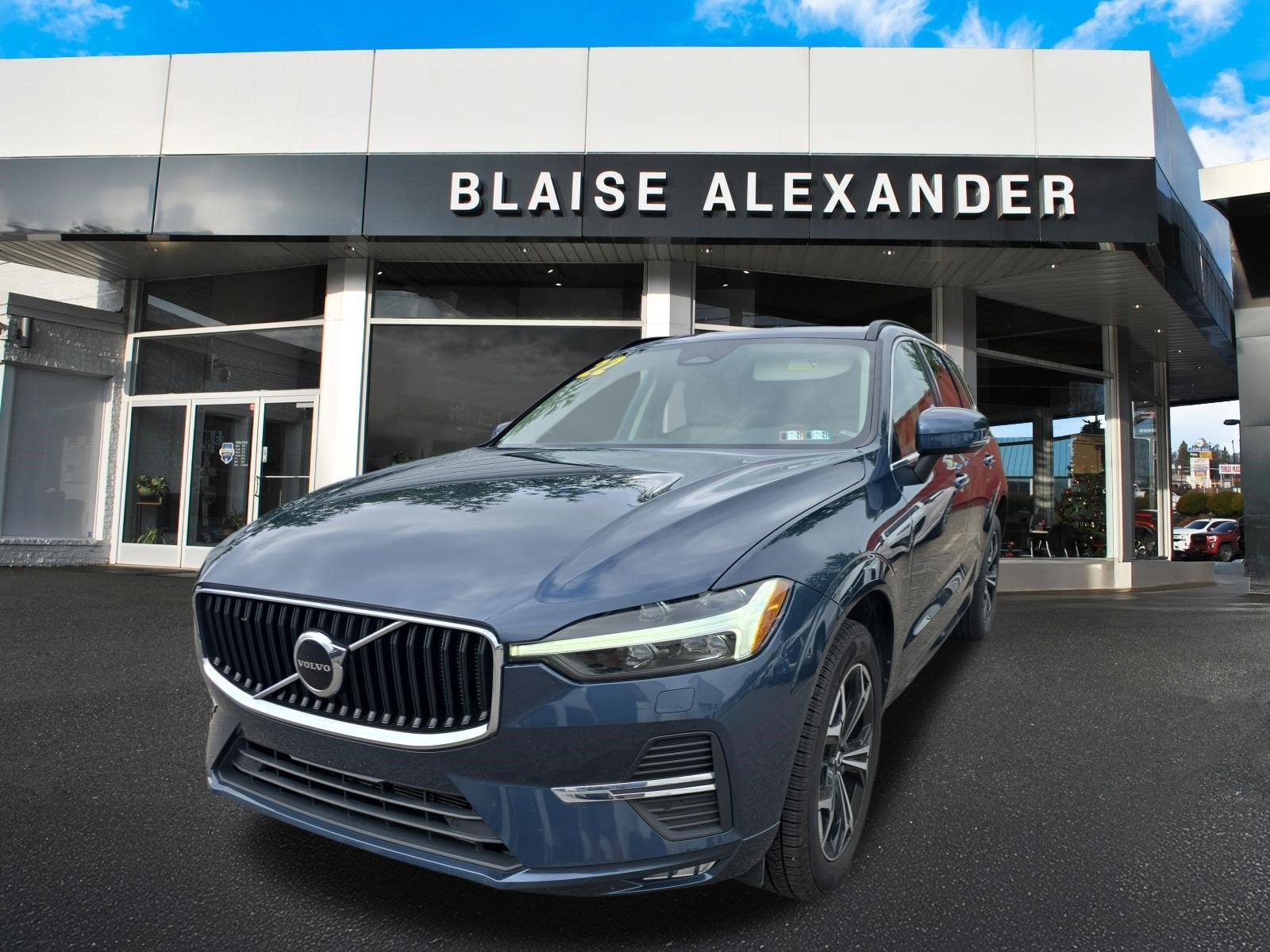2022 Volvo XC60 Momentum