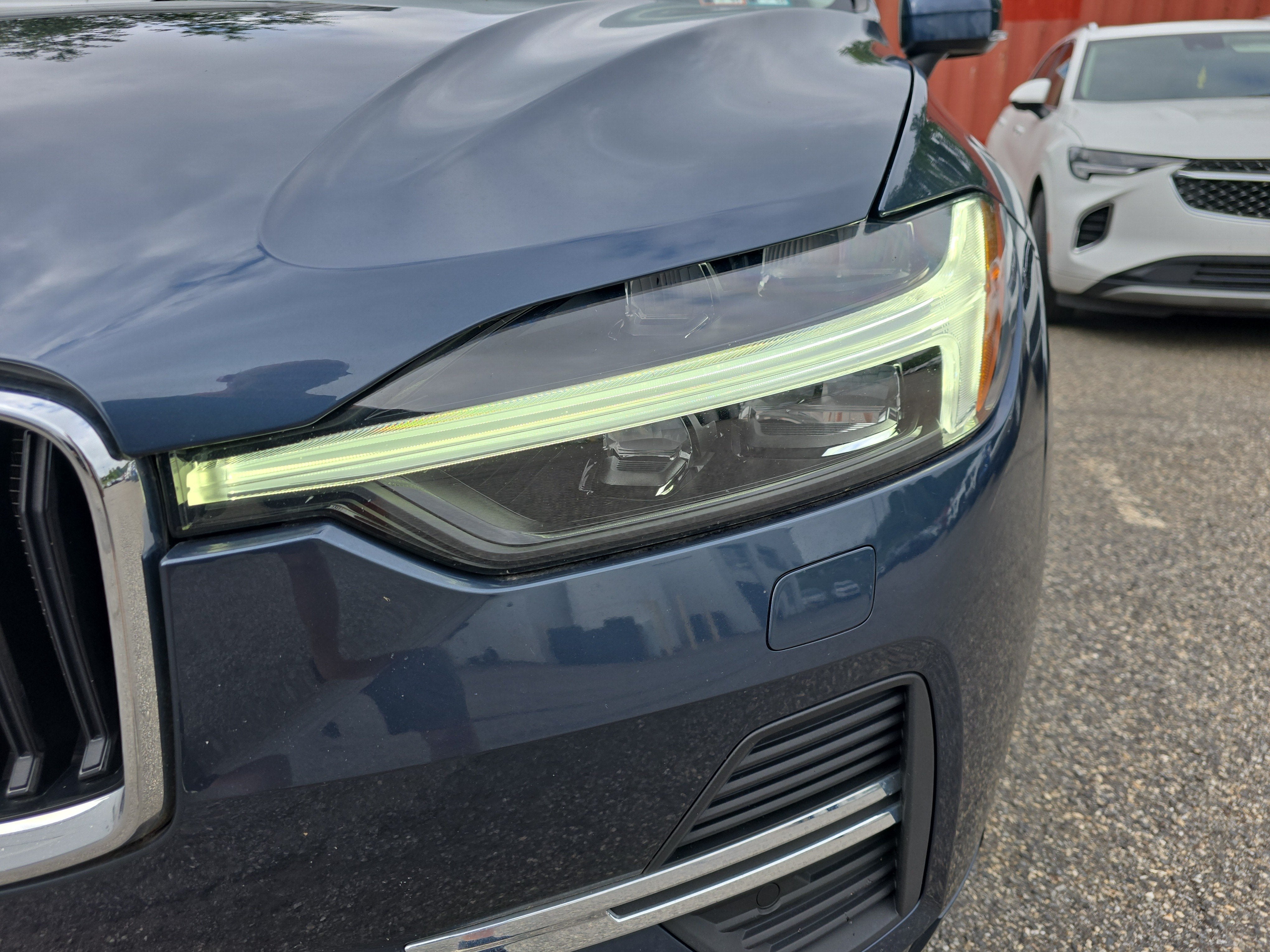 2022 Volvo XC60 Momentum