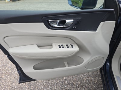 2022 Volvo XC60 Momentum