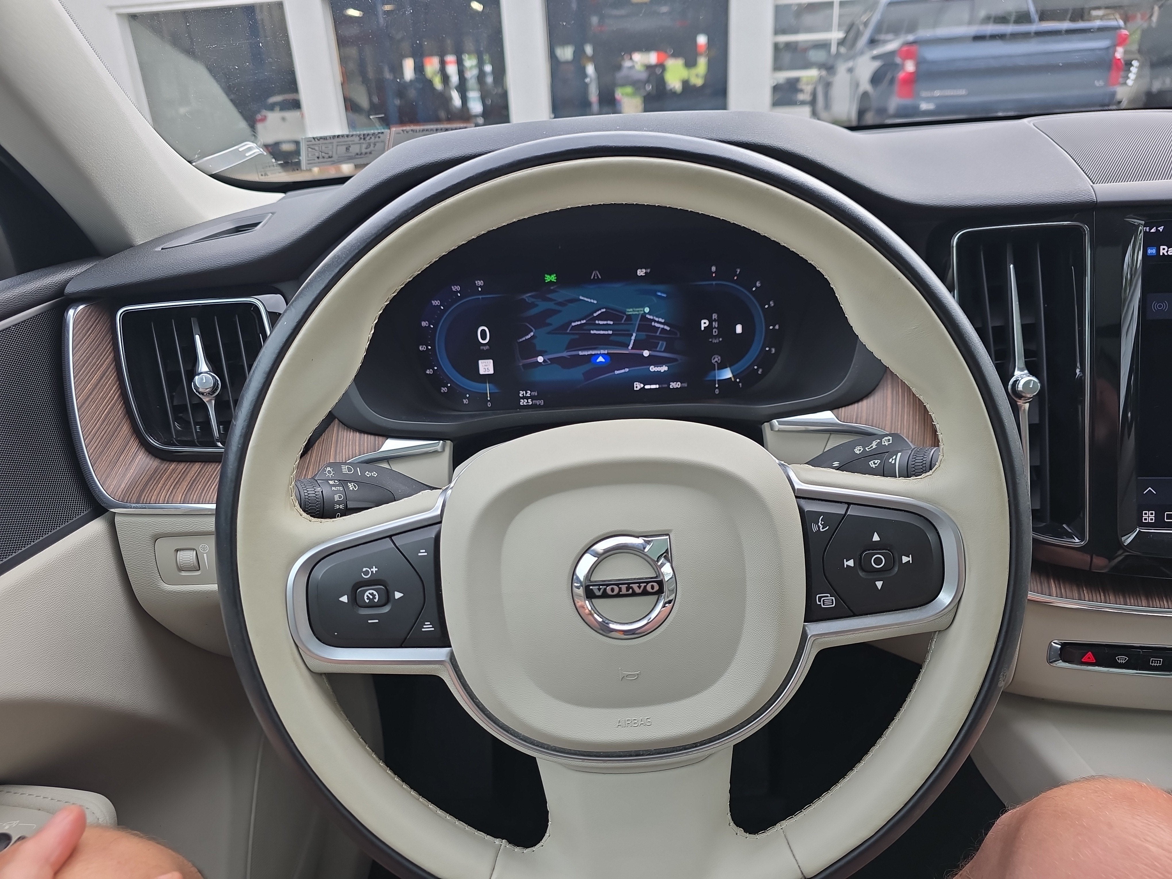 2022 Volvo XC60 Momentum