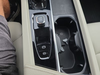 2022 Volvo XC60 Momentum