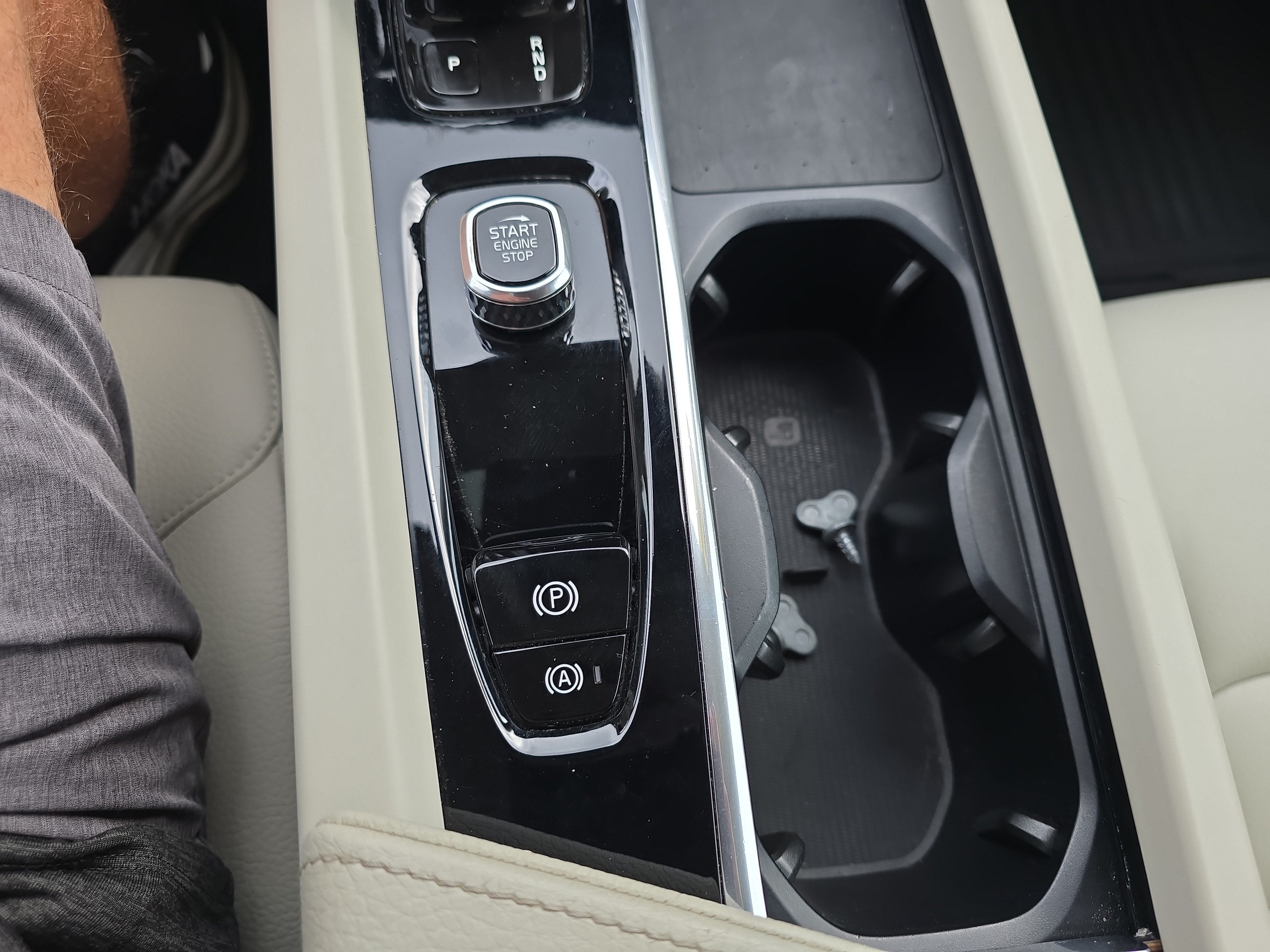 2022 Volvo XC60 Momentum