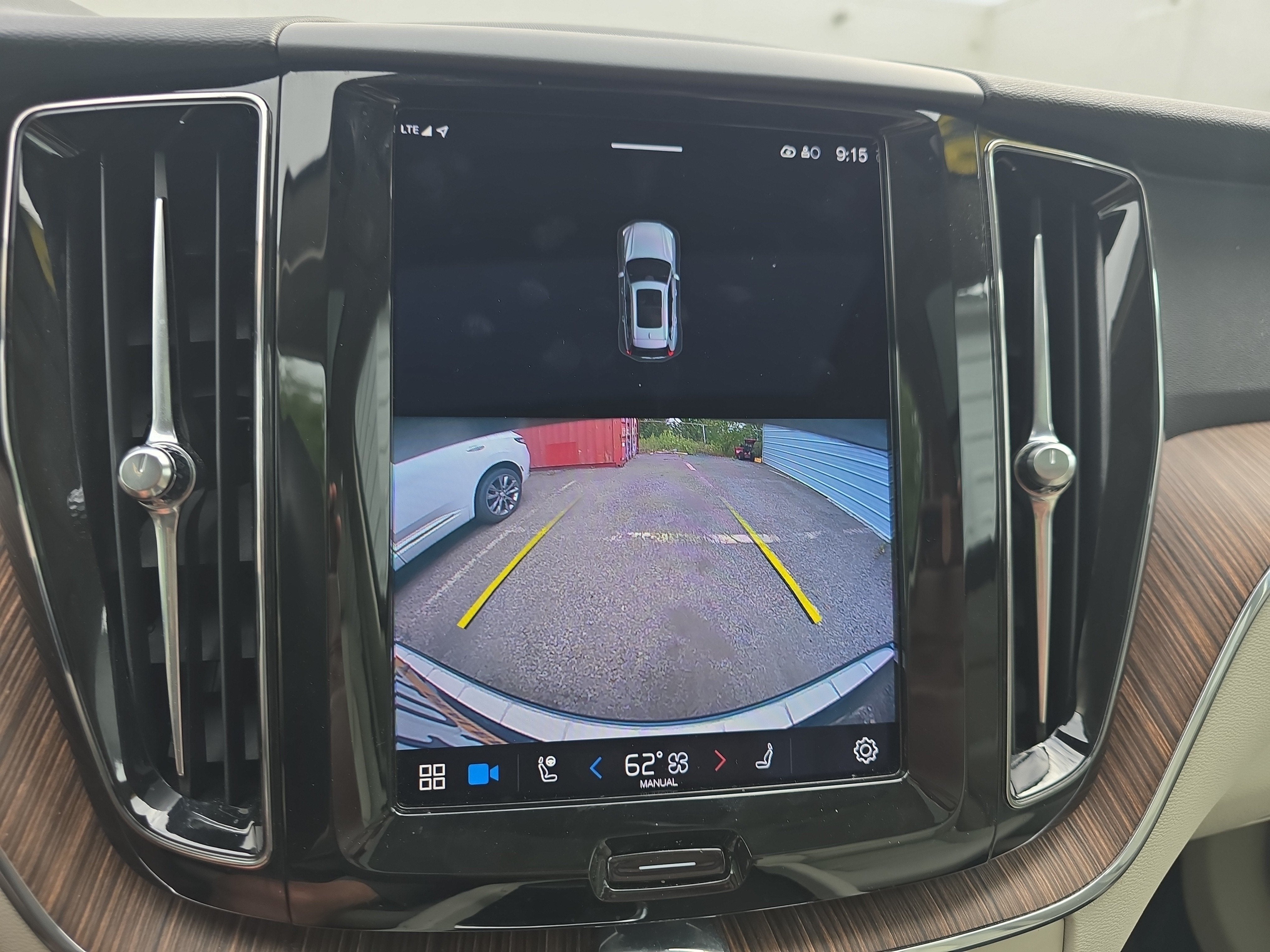 2022 Volvo XC60 Momentum