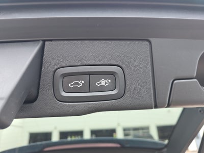 2022 Volvo XC60 Momentum
