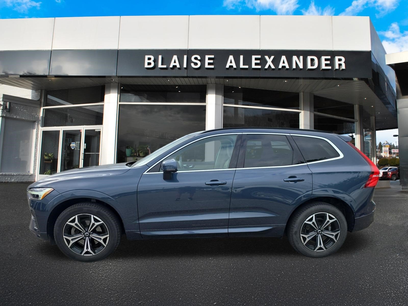2022 Volvo XC60 Momentum