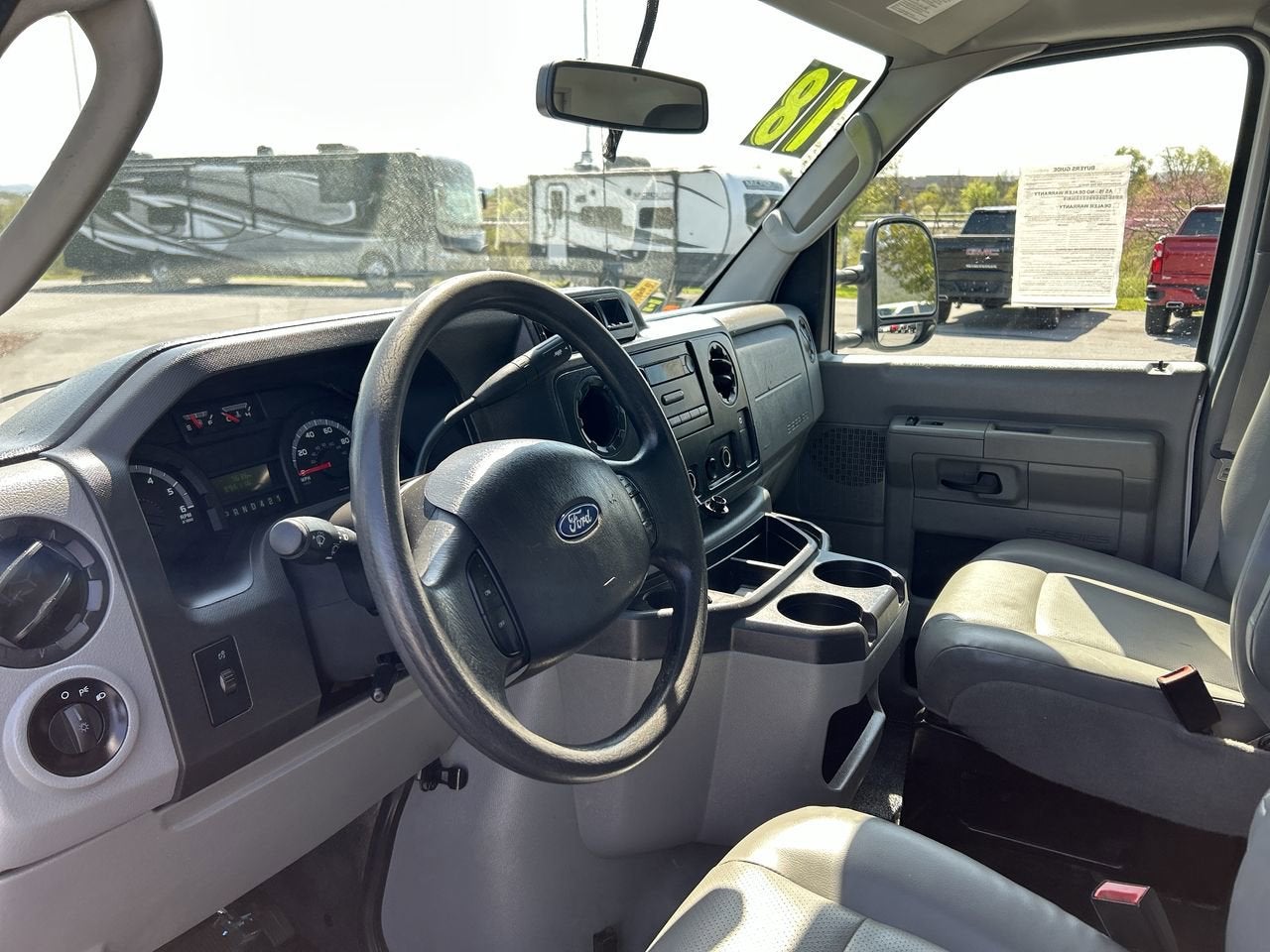 2018 Ford E-Series Cutaway E-350 WB