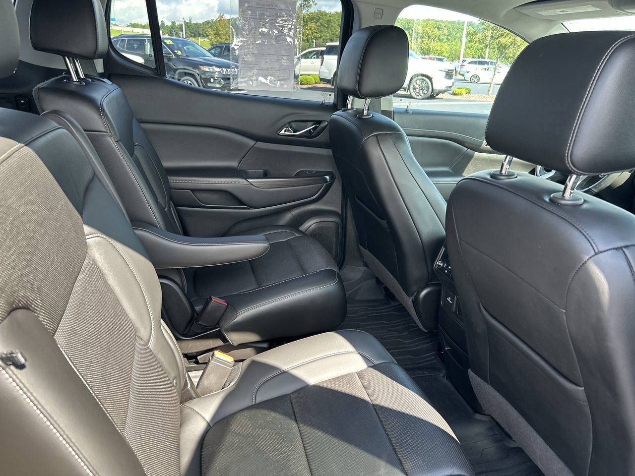 2021 GMC Acadia SLT