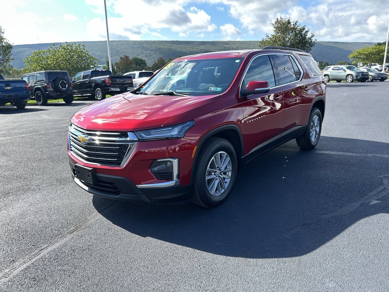 2023 Chevrolet Traverse LT Cloth