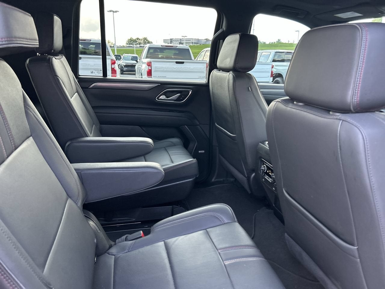 2024 Chevrolet Suburban RST