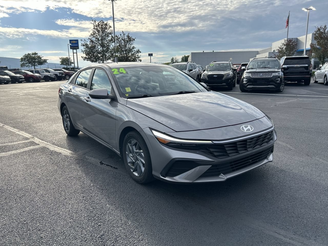 2024 Hyundai ELANTRA SEL