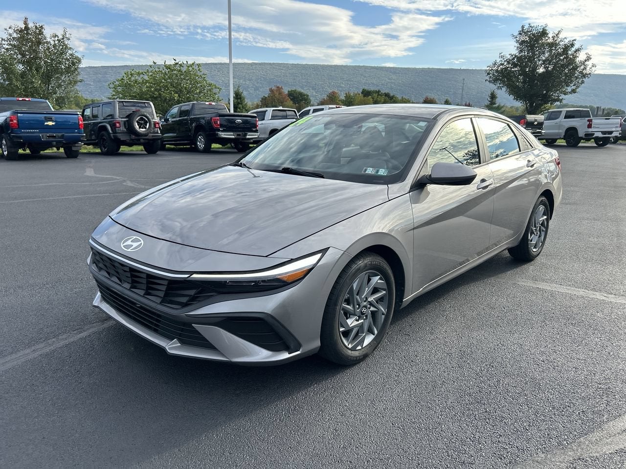 2024 Hyundai ELANTRA SEL