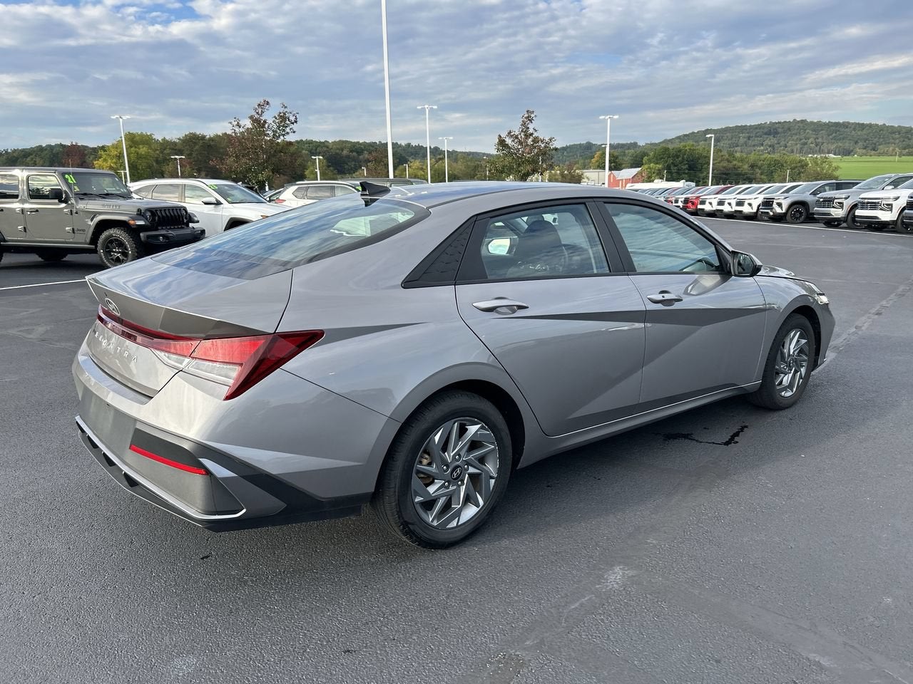 2024 Hyundai ELANTRA SEL