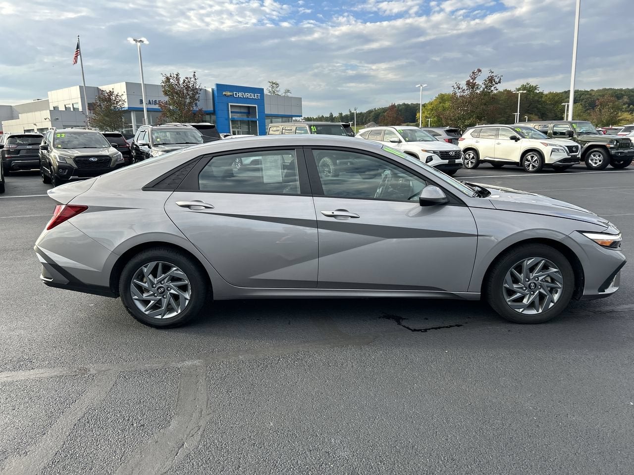 2024 Hyundai ELANTRA SEL