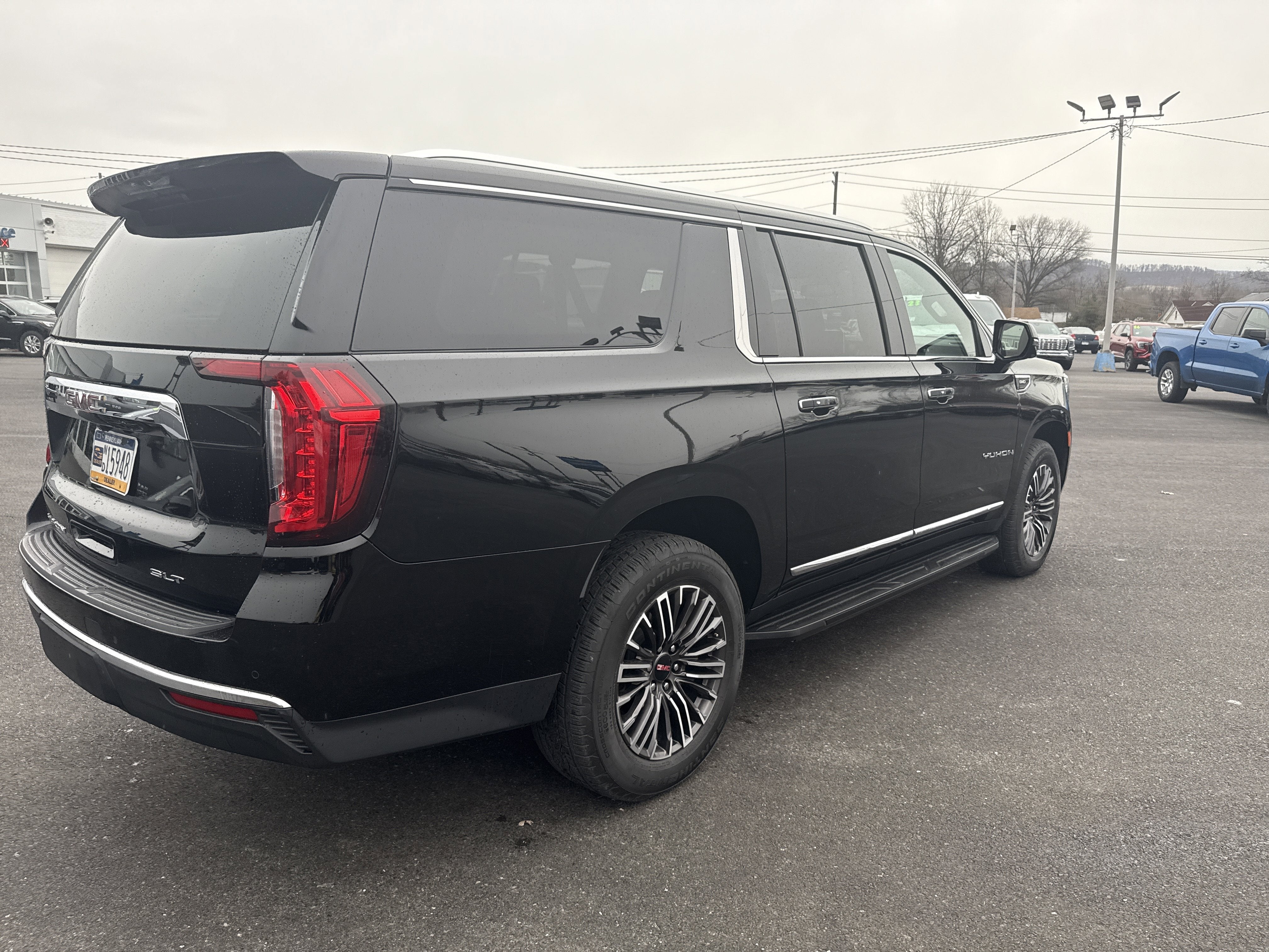 2022 GMC Yukon XL SLT