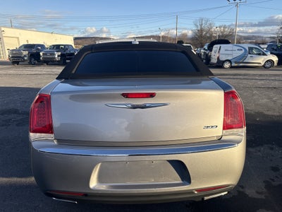 2016 Chrysler 300 Limited