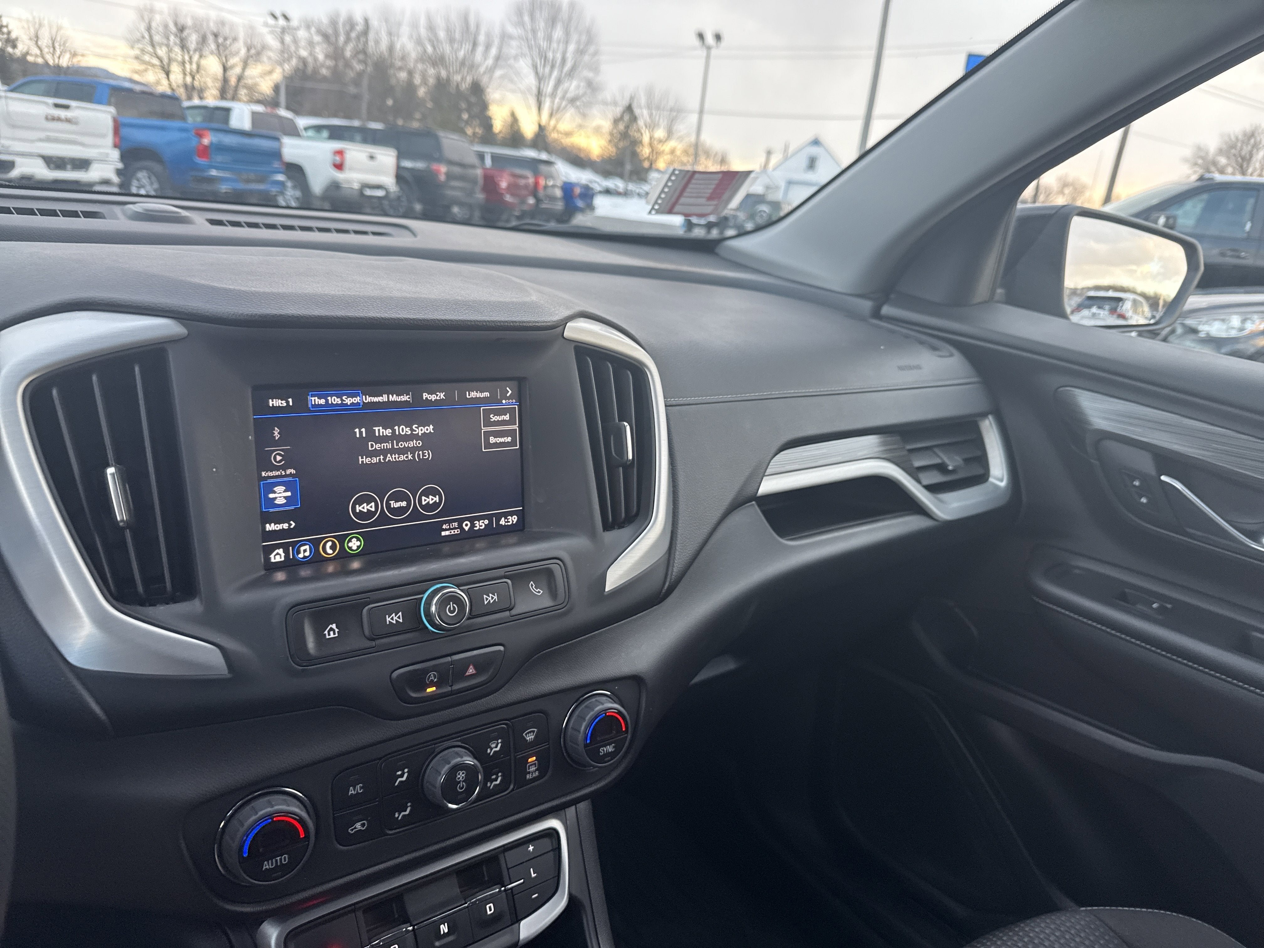 2023 GMC Terrain SLE