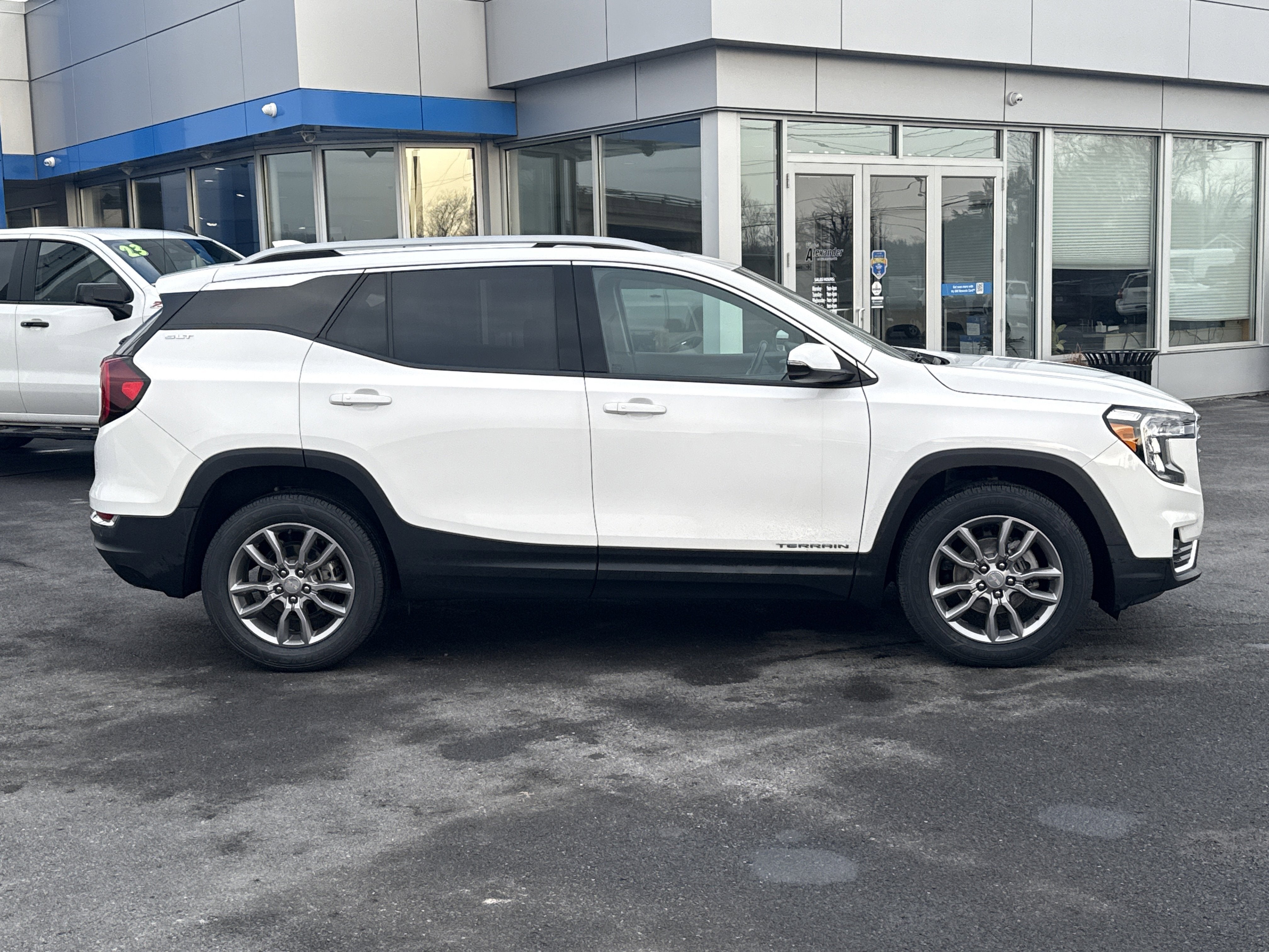 2022 GMC Terrain SLT