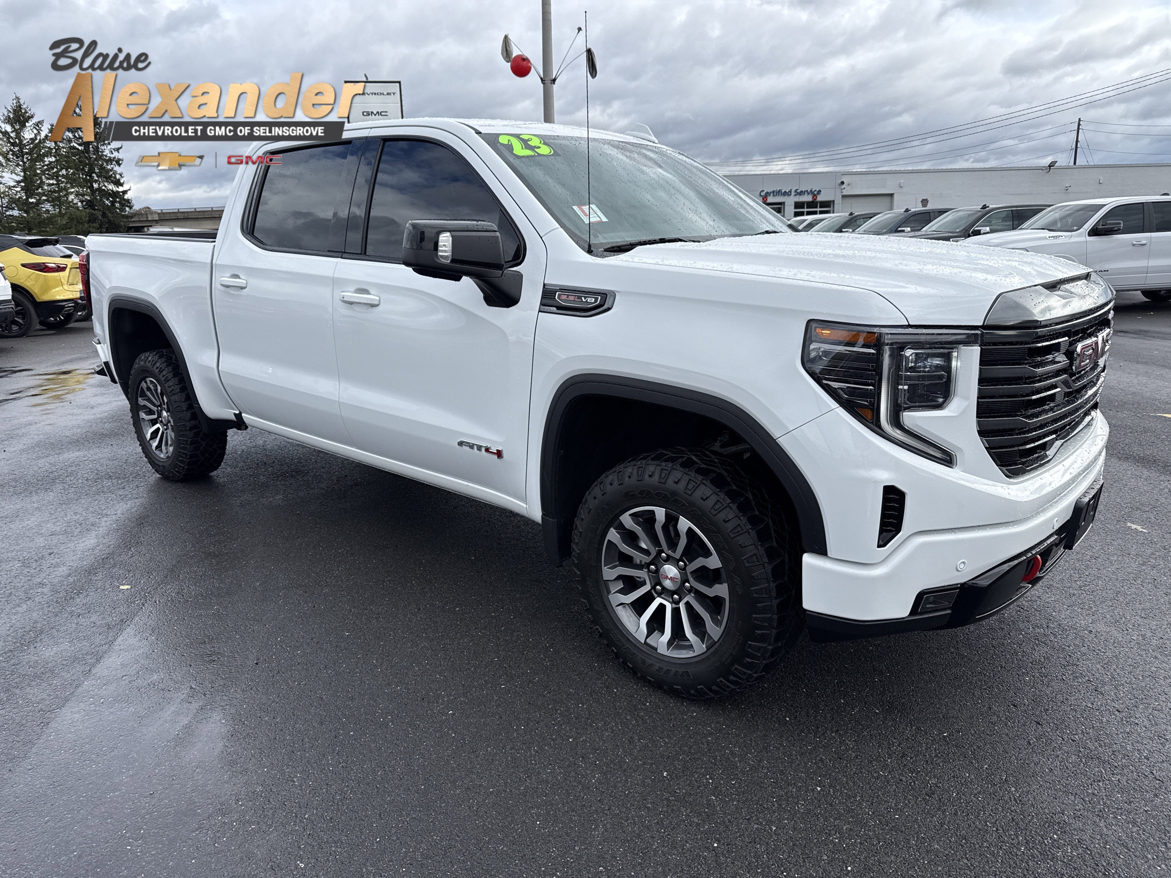 2023 GMC Sierra 1500 AT4