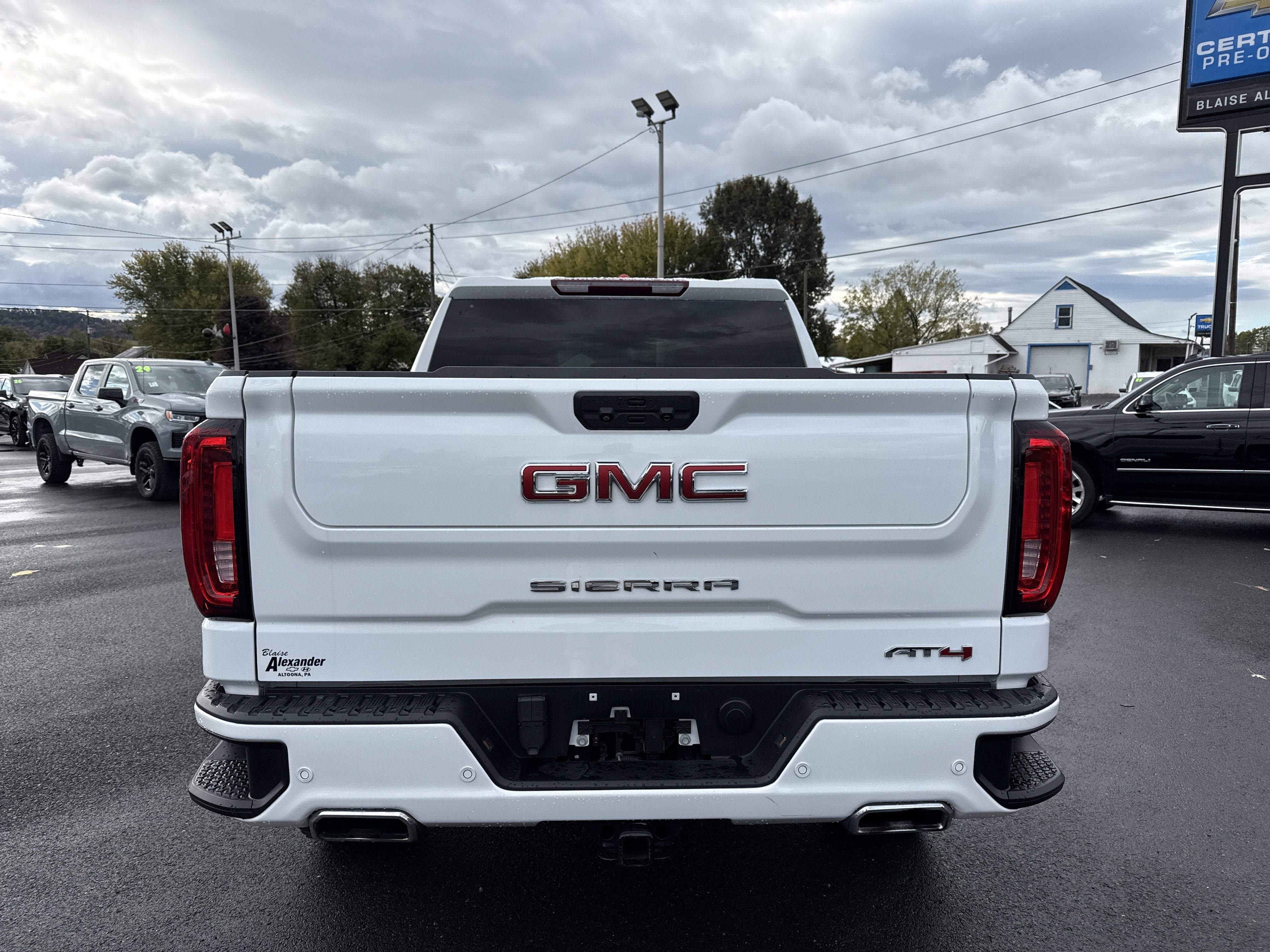 2023 GMC Sierra 1500 AT4