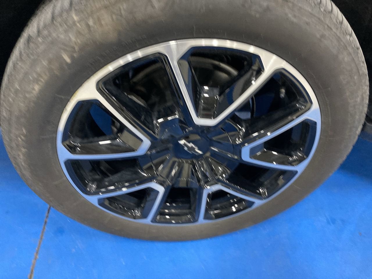 2025 Chevrolet Suburban RST