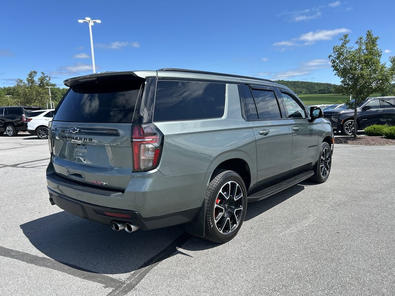 2023 Chevrolet Suburban RST