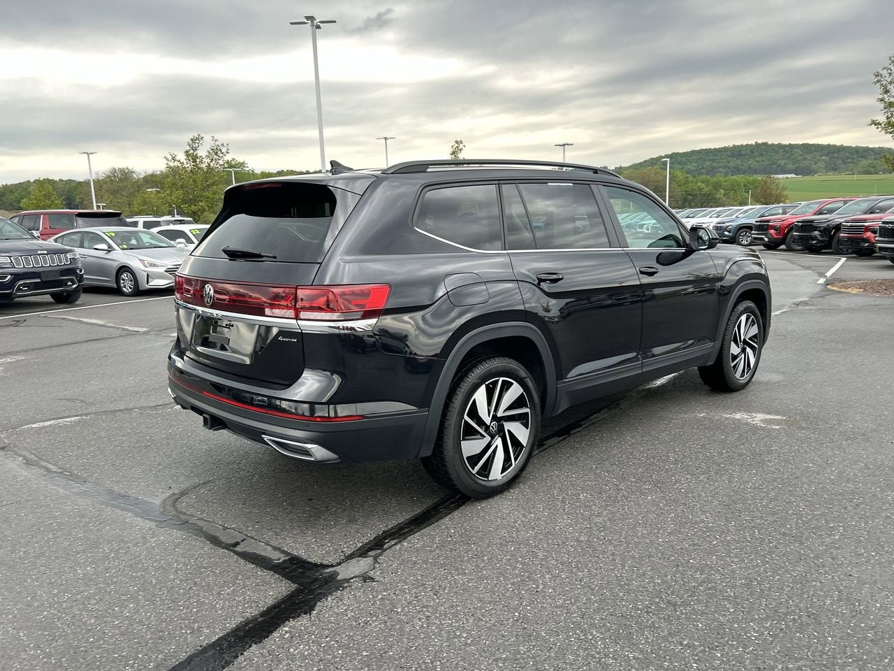 2025 Volkswagen Atlas 2.0T SE w/Technology