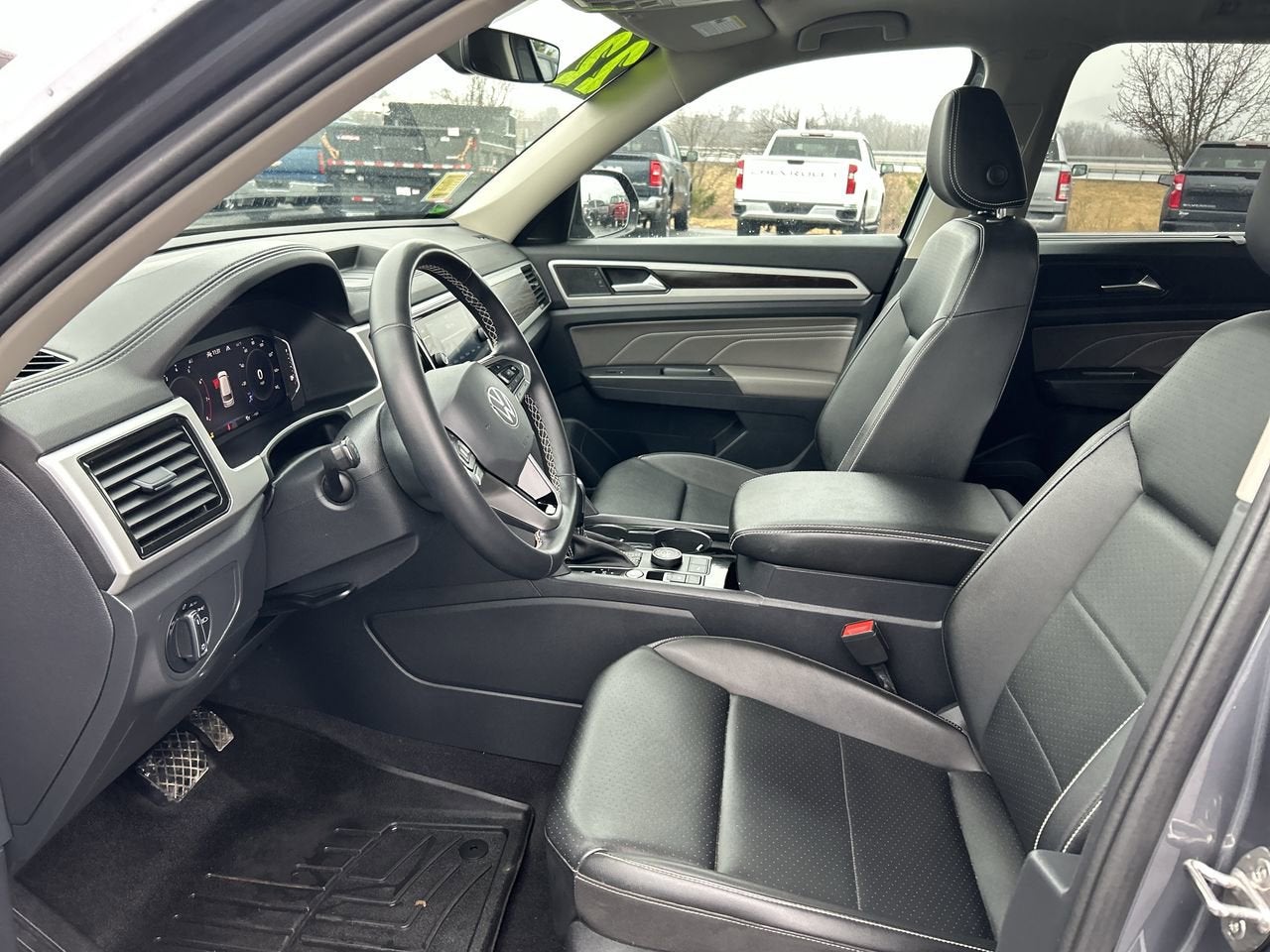 2022 Volkswagen Atlas 3.6L V6 SE w/Technology