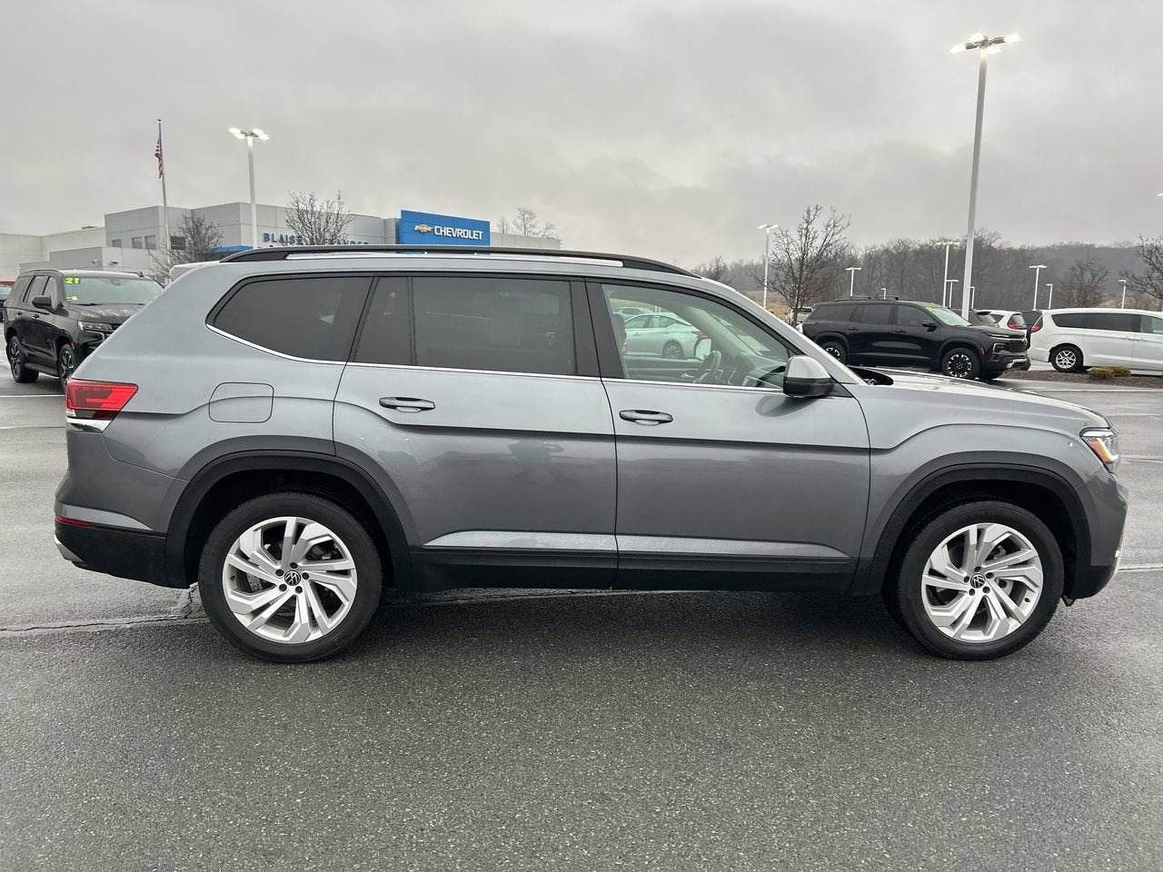 2022 Volkswagen Atlas 3.6L V6 SE w/Technology