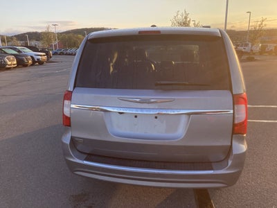 2016 Chrysler Town & Country Touring