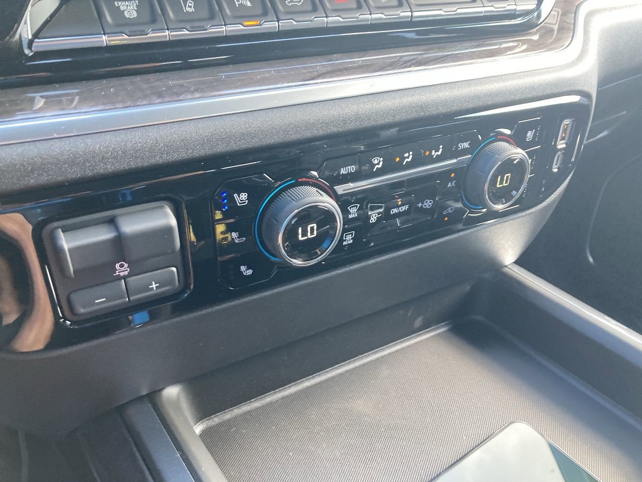 2024 Chevrolet Silverado 3500HD LTZ