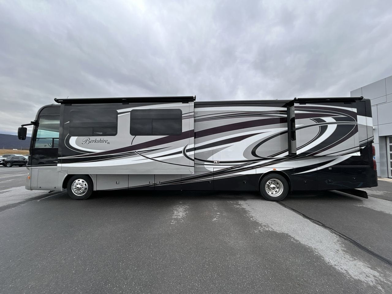 2015 FOREST RIVER BERKSHIRE XL 40BH