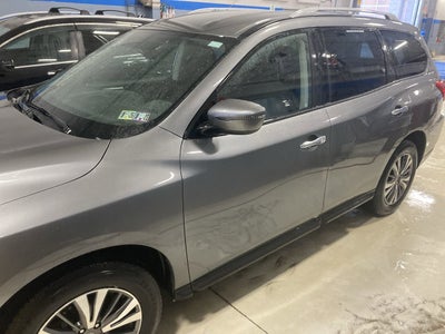 2020 Nissan Pathfinder SV