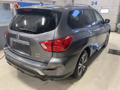 2020 Nissan Pathfinder SV