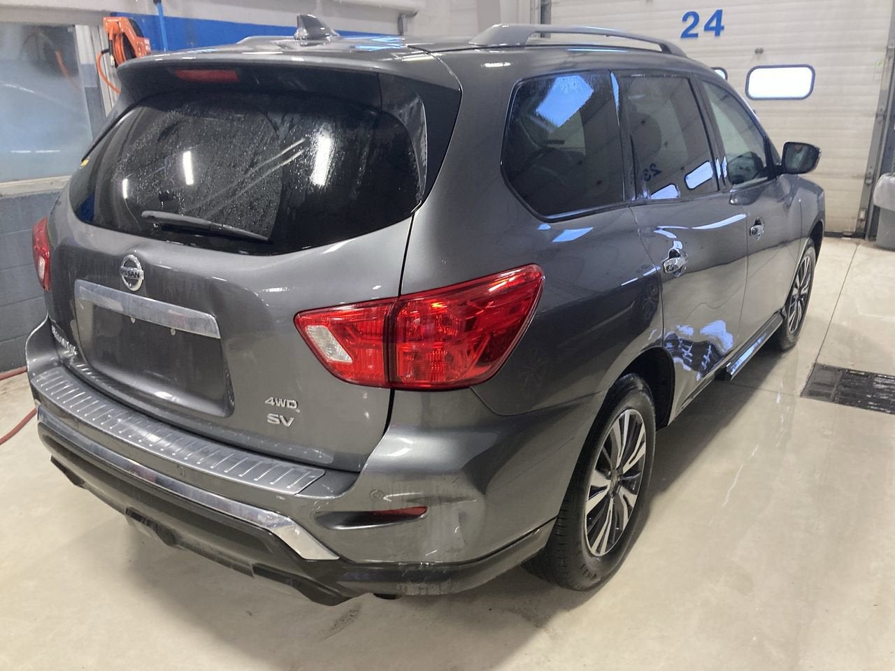 2020 Nissan Pathfinder SV