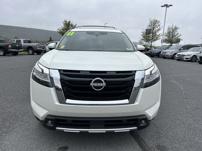 2022 Nissan Pathfinder SL