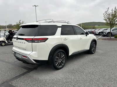2022 Nissan Pathfinder SL