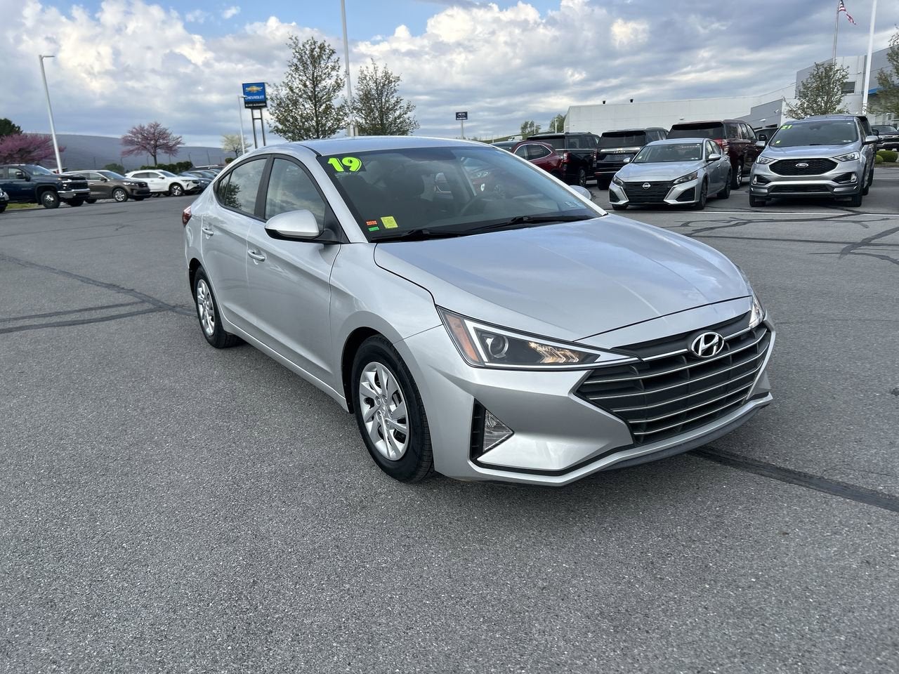 2019 Hyundai ELANTRA SE