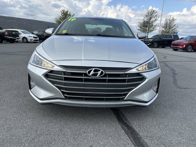 2019 Hyundai ELANTRA SE
