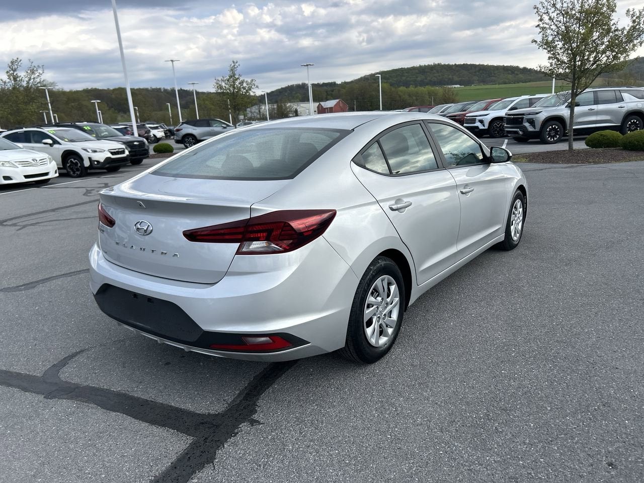 2019 Hyundai ELANTRA SE