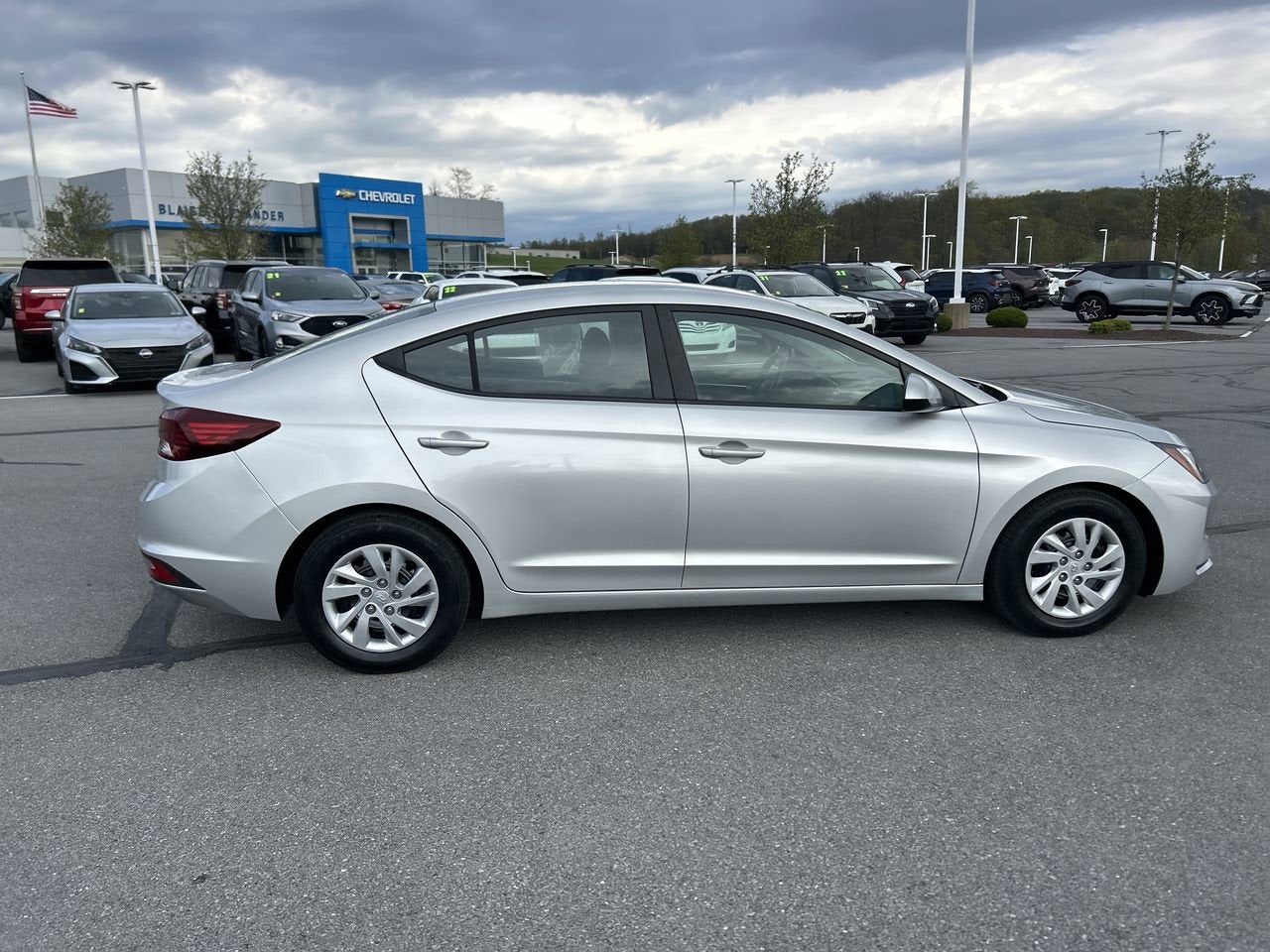 2019 Hyundai ELANTRA SE