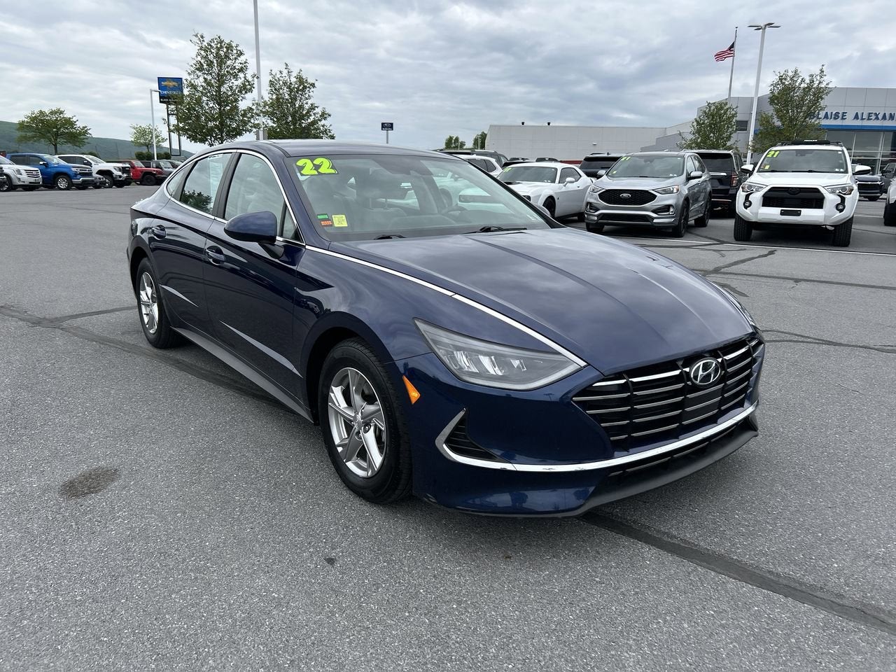 2022 Hyundai SONATA SE