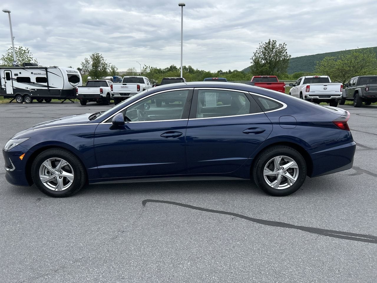 2022 Hyundai SONATA SE