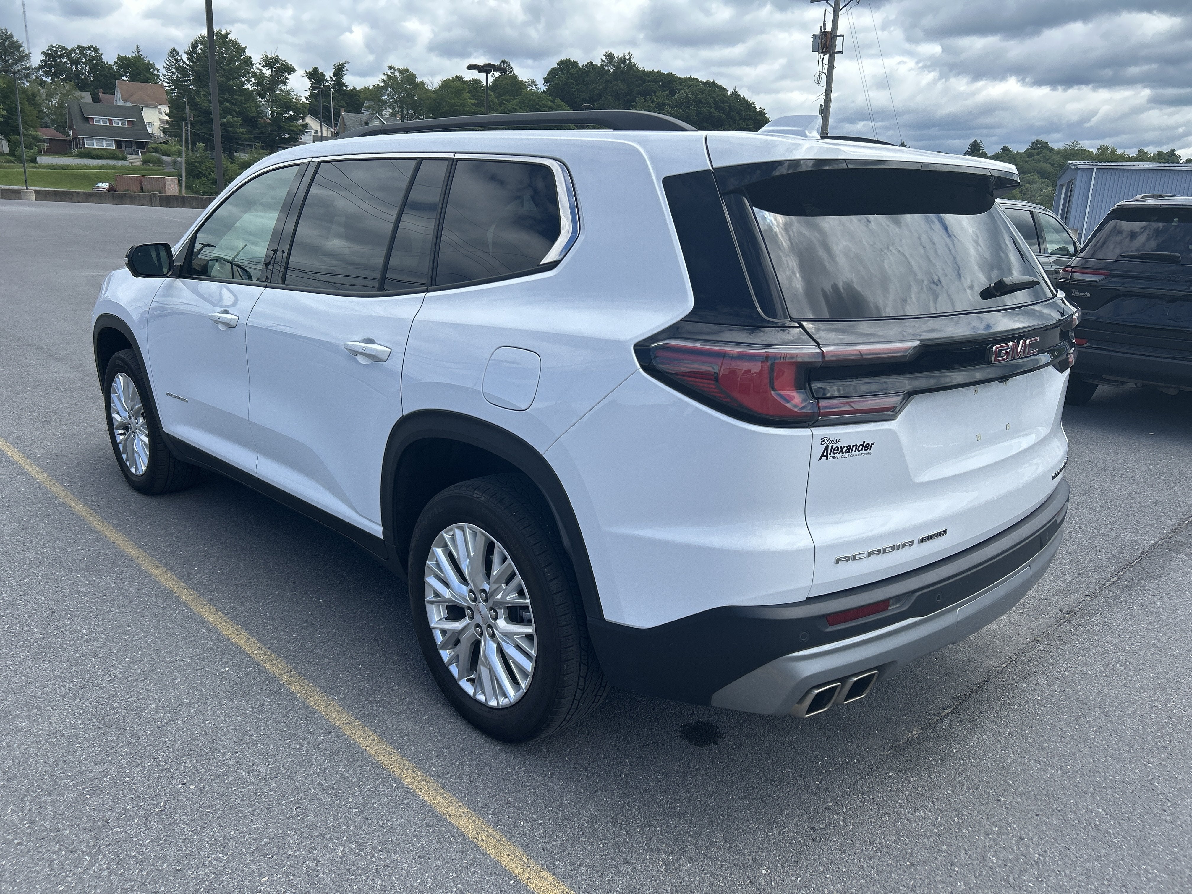 2024 GMC Acadia Elevation